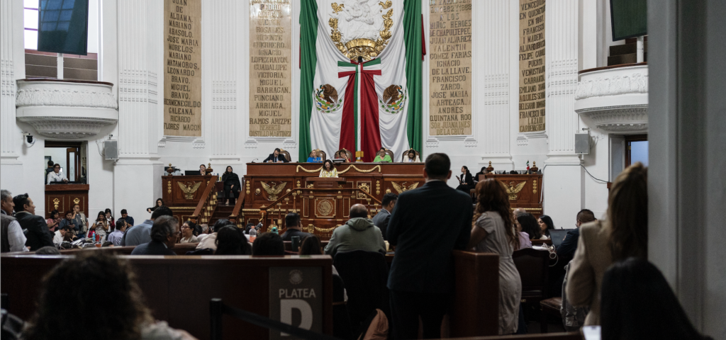 Legisladores discuten la iniciativa de reforma judicial en el Congreso de la Ciudad de México, el jueves 12 de septiembre de 2024. Foto de Félix Marquez para AP.